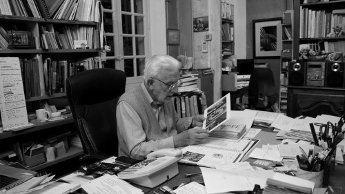 Lucien Clergue (14 August 1934 - 15 November 2014) photo : Lucien Clergue dans son atelier, 2014 © A