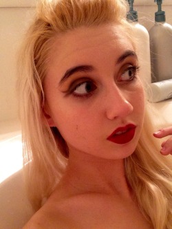 Welcome-To-The-Creep-Show:  Lochnessmonster:  Today My Mom Saw That I Did My Makeup