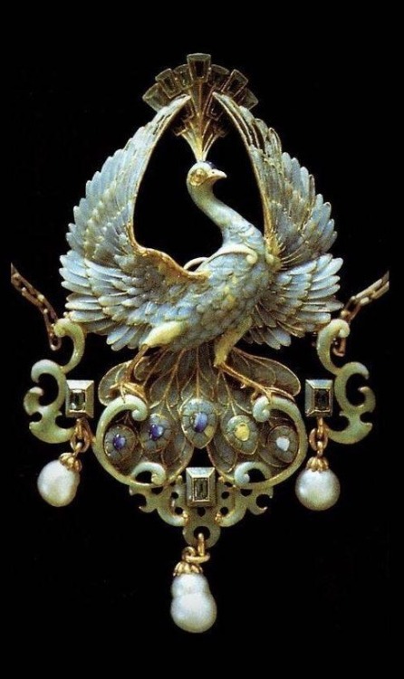  Philippe Wolfers (April 16, 1858 - December 13, 1929) was a Belgian silversmith and jeweller. His f