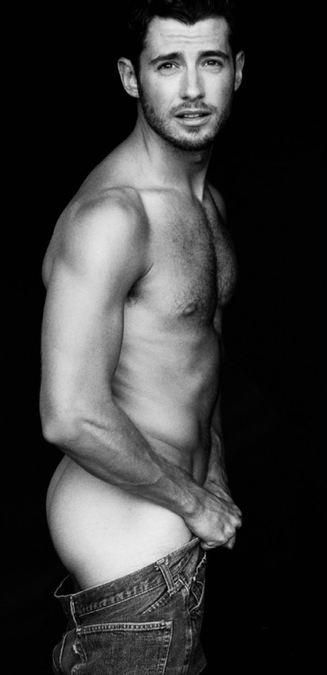 XXX hotfamous-men:  Julian Morris photo