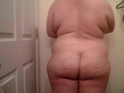 chubby-little-lamb:  my booty!don’t forget