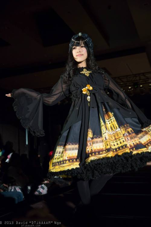 misscecilee: (-^▽^-) Some photos of me from the PMX’s 2013 Fashion Show!! I was modeling for the Sno