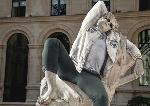 fatsexybitch: cherryblossomsparkle: noahs-snark: Alexis Persani puts clothes on the sculptures 