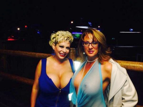 XXX carelessnaked:  Milf with big boobs in a photo