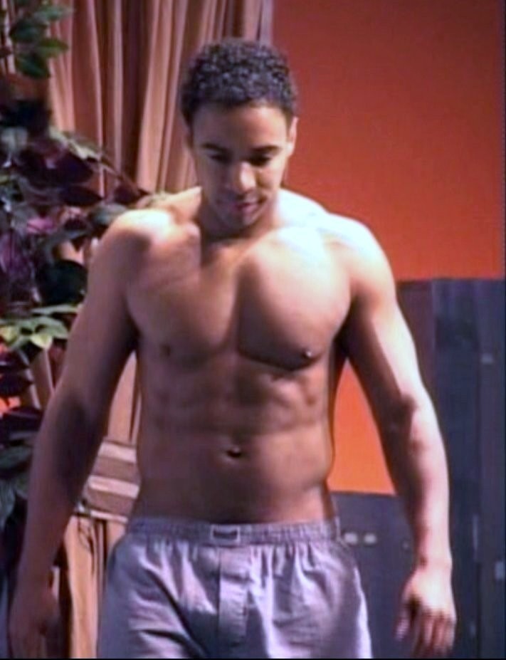 marquisb18:  Allen Payne is so sexy 
