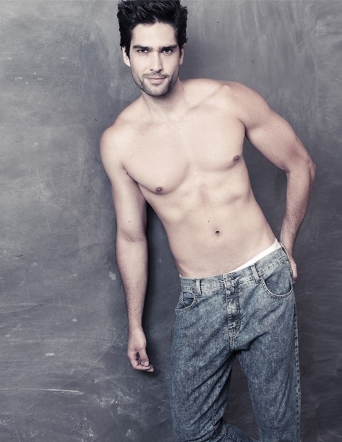 gaymadridboy:  Breno Junior  