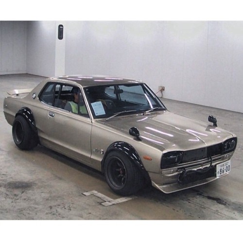 datsunhunter:  #HakoLoco: check out this badass Skyline Hakosuka for sale by @japhouse. They #HakoLoco: check out this badass Skyline Hakosuka for sale by @japhouse. They are an auction house in Japan. 