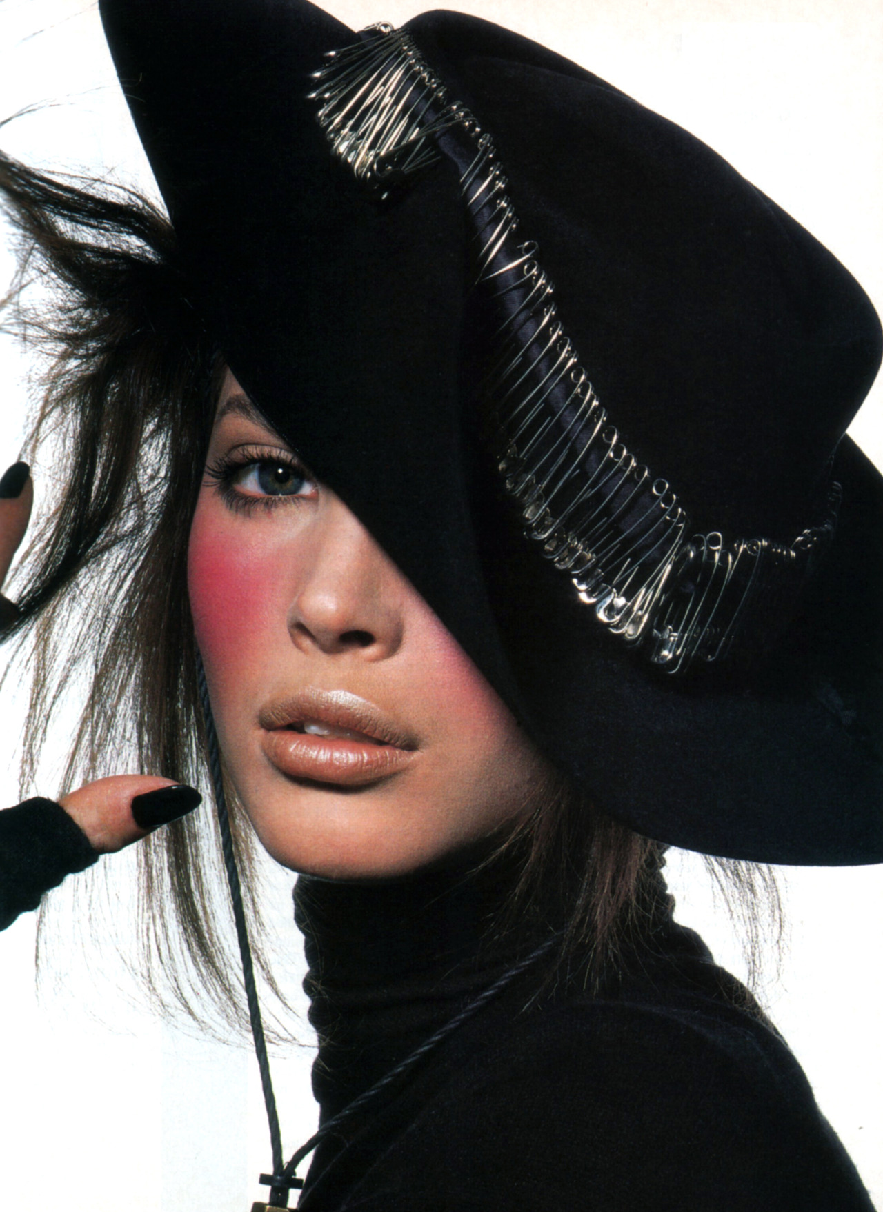 periodicult:  Irving Penn for American Vogue, October 1987. Makeup by Kevyn Aucoin.