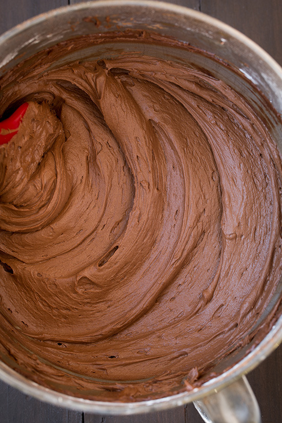 foodffs:  Yellow Cake with Chocolate Buttercream Frosting Really nice recipes. Every