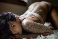 azbikerbabestattoos:  Girls and tattoos :-)