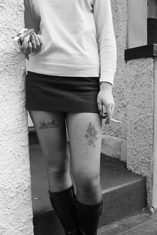 buttondownmoda: Working girl in Kings Cross, London 1970.