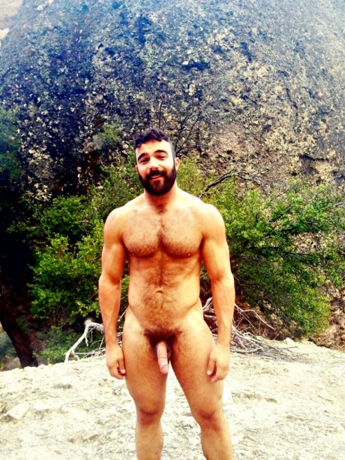 Hommes nus de partout
