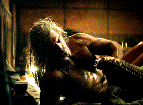 arthurpendragonns:HENRY CAVILL as Geralt of RiviaThe Witcher (1x03 ”Betrayer Moon”)