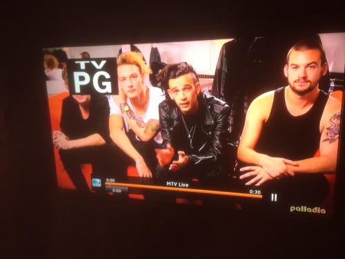 fallingformattyhealy:  reblog if you’re the Hann in your group of friends