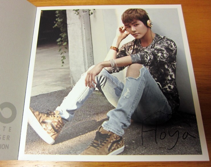 dancemachinehoya:  INFINITE momentum on-ear limited edition - PHOTOBOOK cr.cjleaf