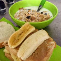 #Dinner #Bananaandpeanutbuttersandwich #Granola