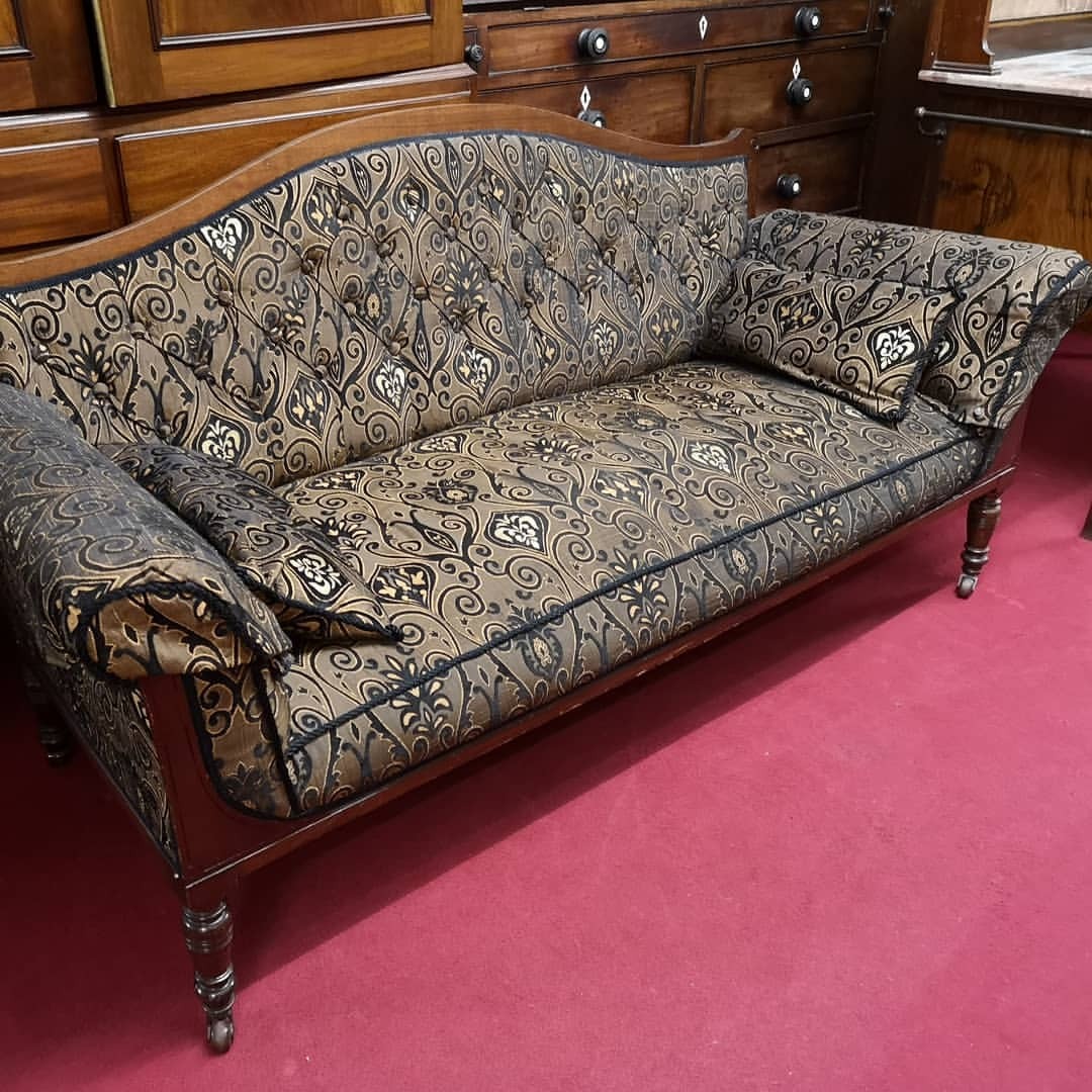 Is it time to replace the sofa? https://www.instagram.com/p/BnFAGEgnv8J/?utm_source=ig_tumblr_share&amp;igshid=1vdxp4isv8er8