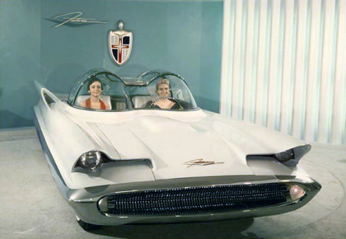 midcenturymodernfreak:To the…..Batmobile?The 1955 Lincoln Futura was a concept car designed by the L