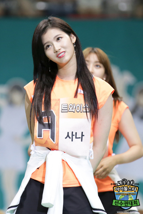 favidols-sana:  TWICE - Sana