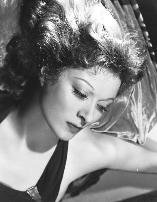 bellalagosa: Greer Garson, British-American Actress Born: September 29, 1904 Died: April 6, 1996 Years Active: 1932 - 1986  https://painted-face.com/