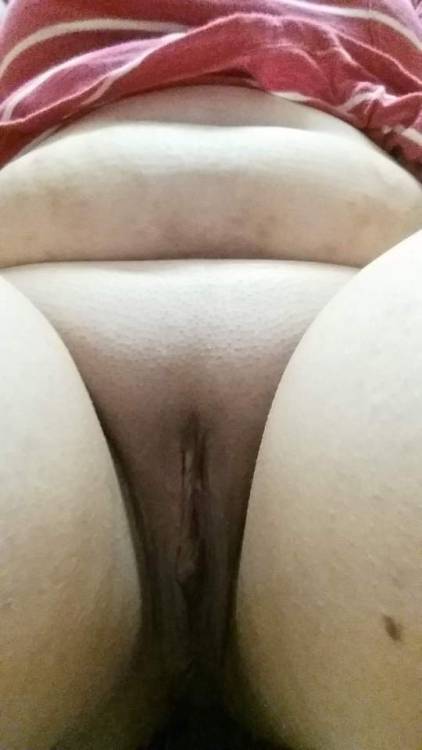 curvylucy37:  Teasing the hubby.