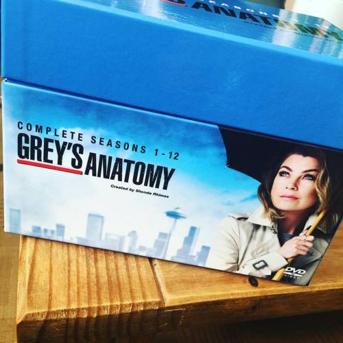 Well that’s next weekend sorted. #greysanatomy #boxset