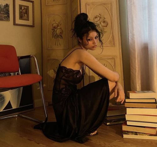 Being A Grunge Girl In A Clean Girl Summer