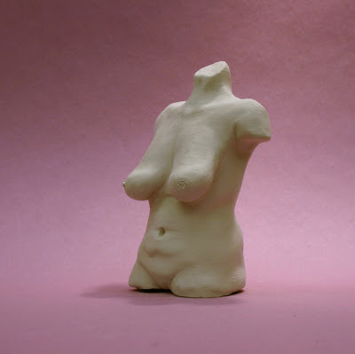 bodypositivestatues: You know what’s weird? BODIES. You know what absolutely is not made of straight, smooth lines? BODIES. You know what we all have in common? BODIES. You know what we need to drastically reframe our view of? BODIES. 