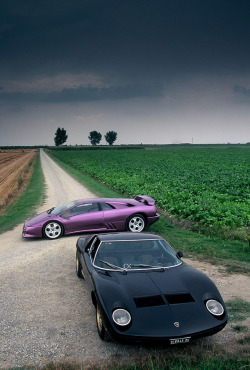 coloursteelsexappeal:1971 Lamborghini Miura P400SV &amp; 1994 Lamborghini Diablo SE30