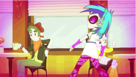 strezapony:  Vinyl Scratch is back! 