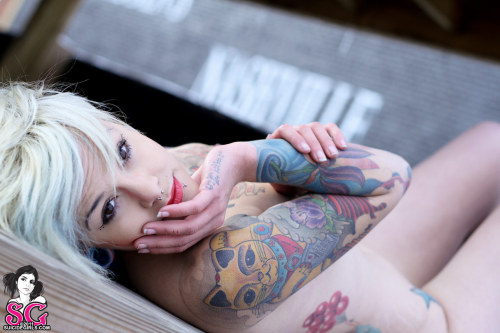 suicide–love:  Ailyn.  Heavily tattooed porn pictures