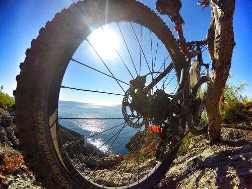 ozzimtb:  Dream on ☀ #gopro  #goprooftheday #goprotravel #GoProANZ  #cyclist  #trip #motivation #fre