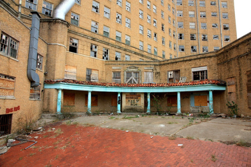 Baker Hotel - Mineral Wells, TexasPhotographed by: Ken Slade