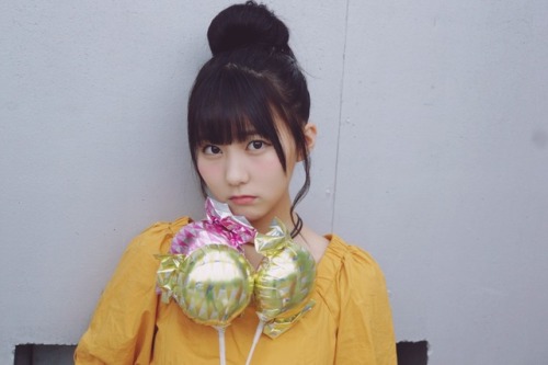 soimort:  田中美久 - Weibo - Sat 14 Oct 2017  49thの握手会終わりました！ The handshake event for the 49th single has ended! 最近は、握手会でサインカードや2ショットなど色んな企画物をやったりするんですが今日はハロウィンバージョンでした