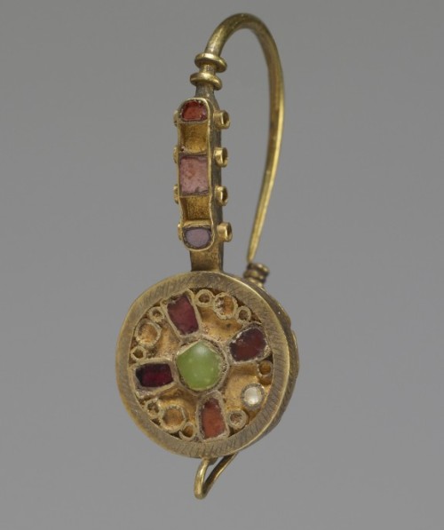 Basket EarringLombardic / LangobardicLate sixth- seventh century CEGold with garnets and glass paste