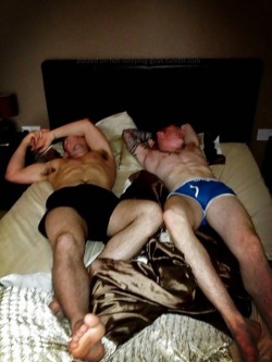 hot-sleeping-guys:  Z-z-z Hot Sleeping Guys z-z-Z Your sumbissions on i_love_sleeping_guys(at)yahoo.comMy archive