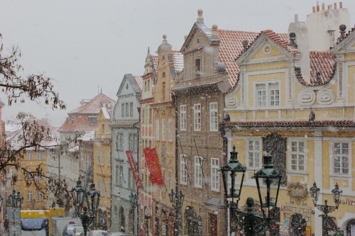 moonfuls: A snowy day in Prague