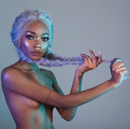 Sex color-head:    Nyané Lebajoa    pictures