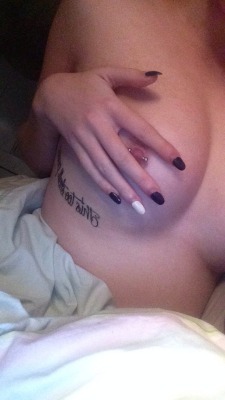 fuckingbrighteyes:  tatty slip