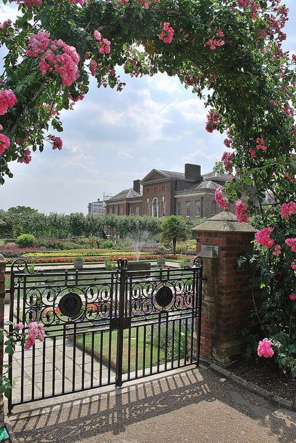 cozylondon:  Kensington Gardens, London. Used to walk that garden every Sunday when I was a kid.