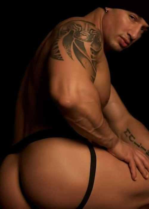 imacaliguy:  Fuck. That ass!!!