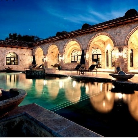 Large Mediterranean Backyard Pool Fountain Design Idea