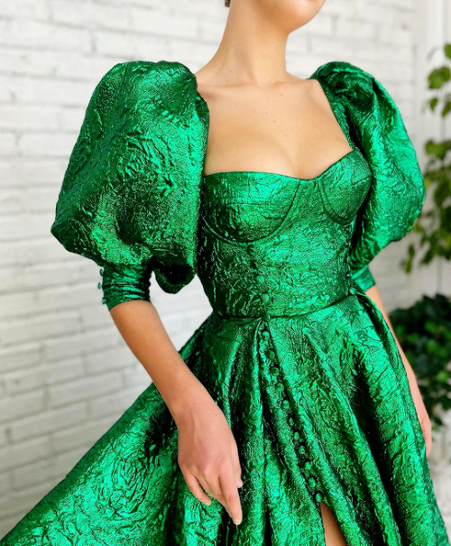 fashion-runways: TEUTA MATOSHI Couture 2021if you want to support this blog consider donating to: ko