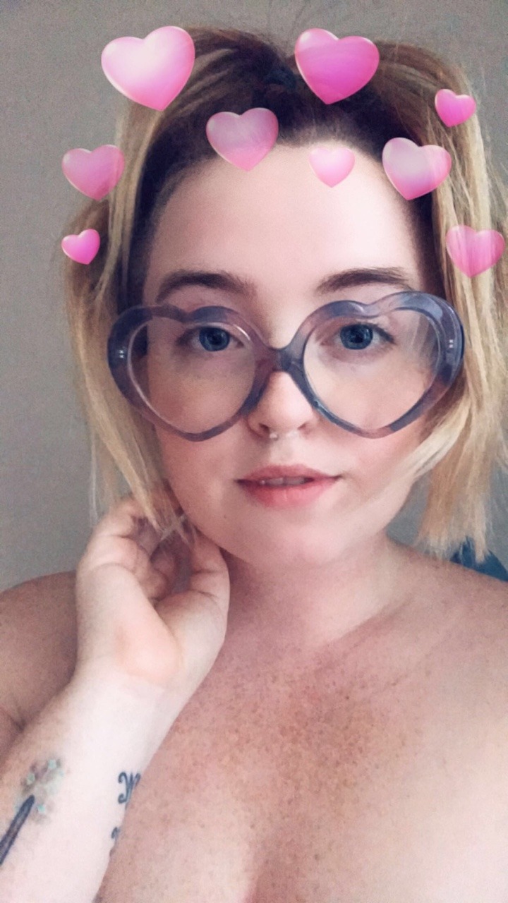 beebeego:aren’t i just the cutest thang? snapchat . wishlist . bb-babes . 🌸don’t