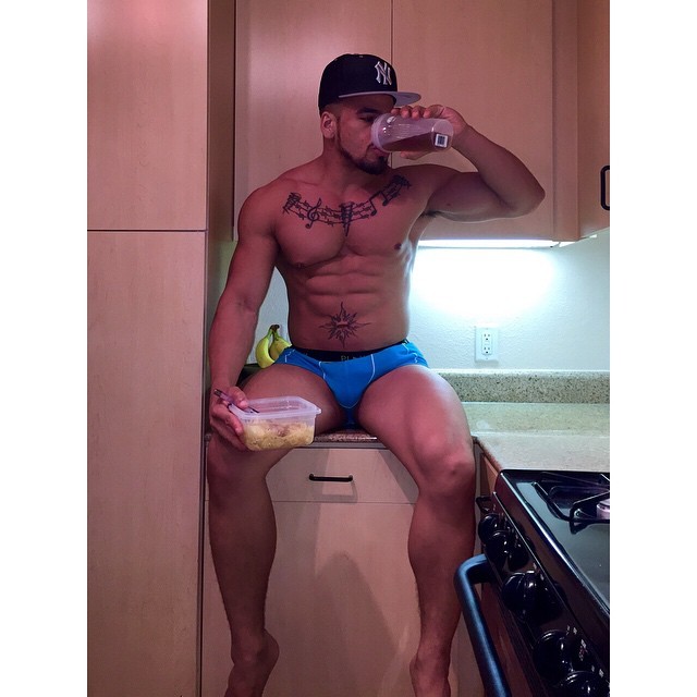 lethaladonis1:  Late dinner &amp; protein shake…. Solo-dolo 😳😔 #goodnight