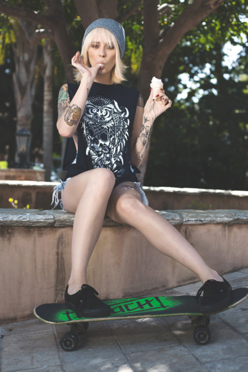 tattooedwomenarebeautiful:  Modèle: Alysha adult photos