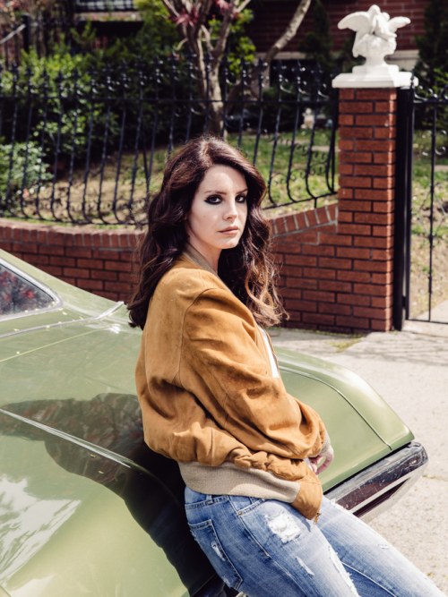 born to adore Lana Del Rey