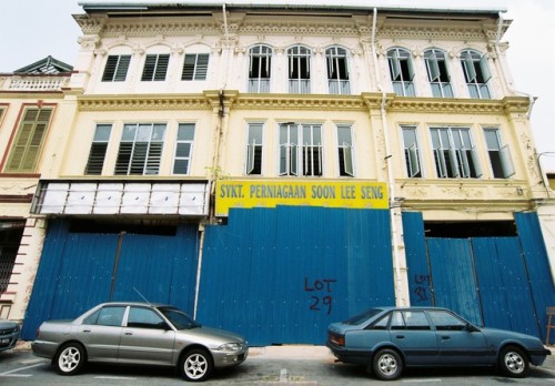 chupanhdao:Xe cũ trên đường phố Malacca, 2014. Malacca