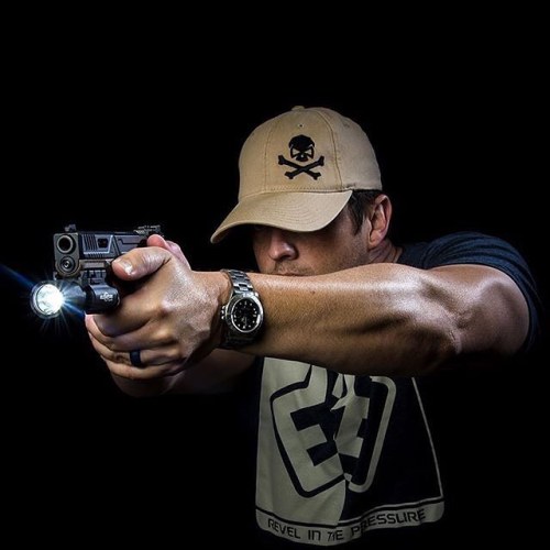 @agencyarms Urban G19, @erathr3 tee, @surefirelights X300U (posted by @triplebravo) #triplebravo #gl