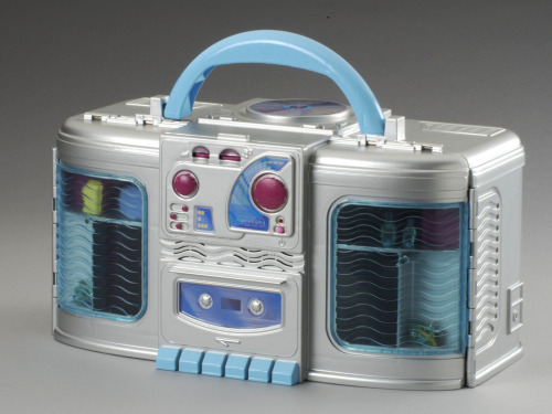 fyretrobarbie:Barbie Rock ‘N Roll Radio House (2000)